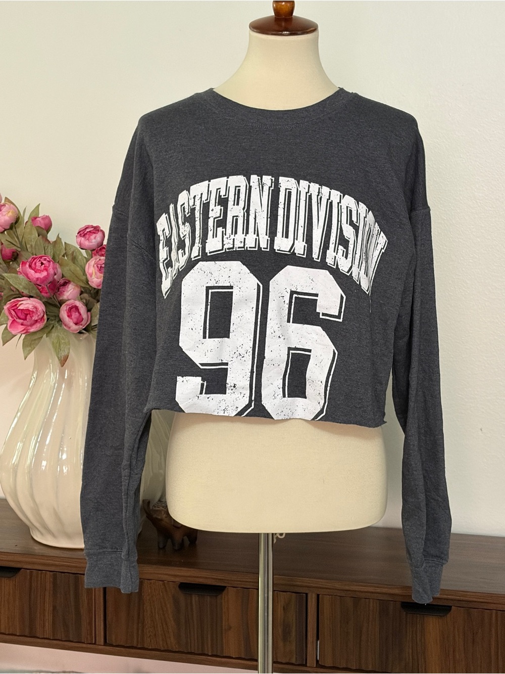 Sweet Claire Charcoal Cropped 'Eastern Division 96' Long-Sleeve Sweater Sz S/M